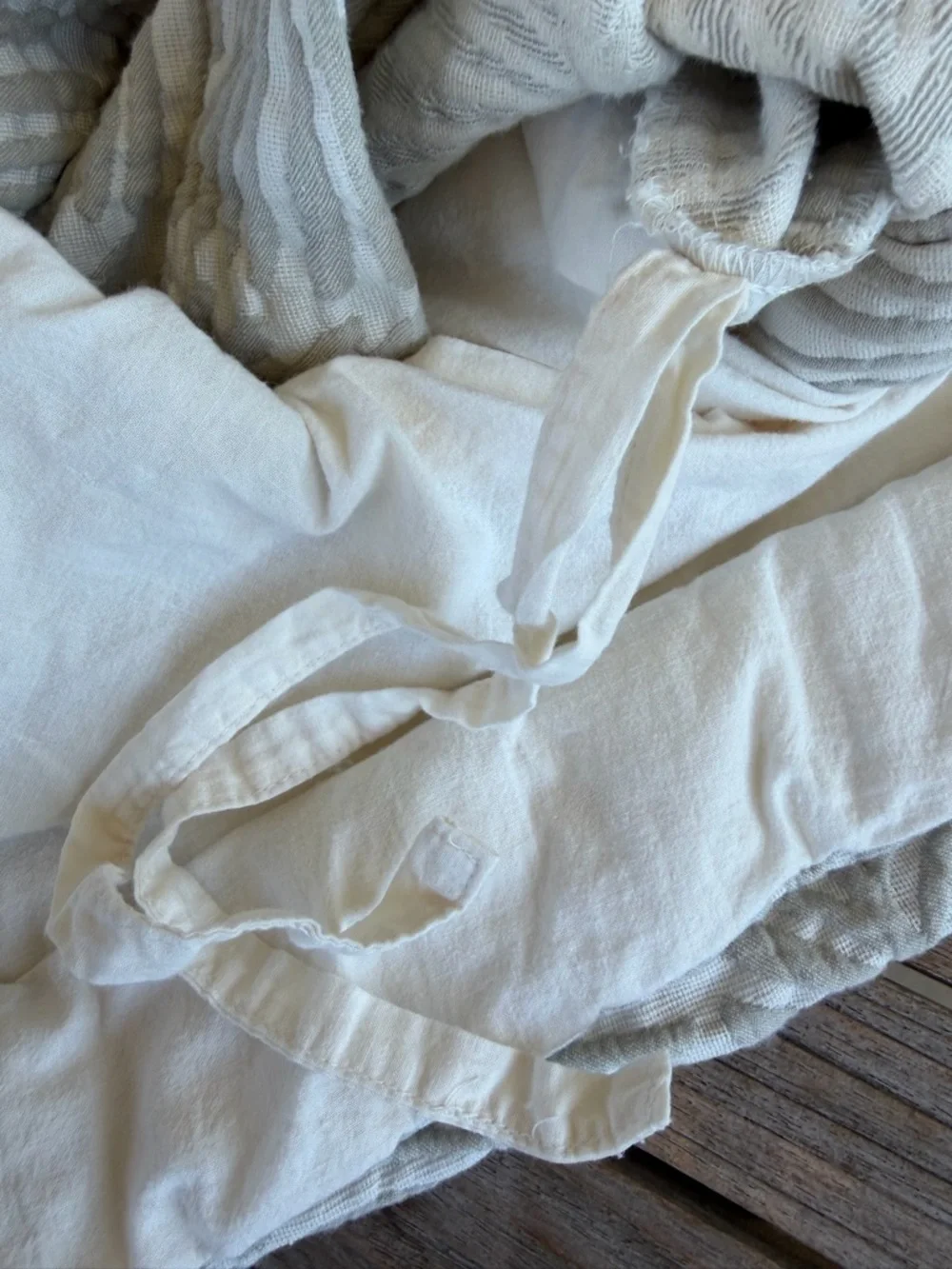 West Elm Trailing Fern Matelasse 2-Piece King Size Duvet Cover Set Celedon GUC